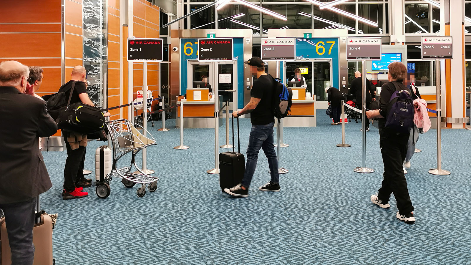 Air Canada AC35 boarding in Vancouver, bound for Brisbane