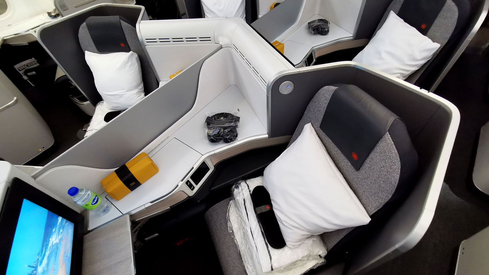 Pairs of chairs in Air Canada Boeing 787 Signature Class