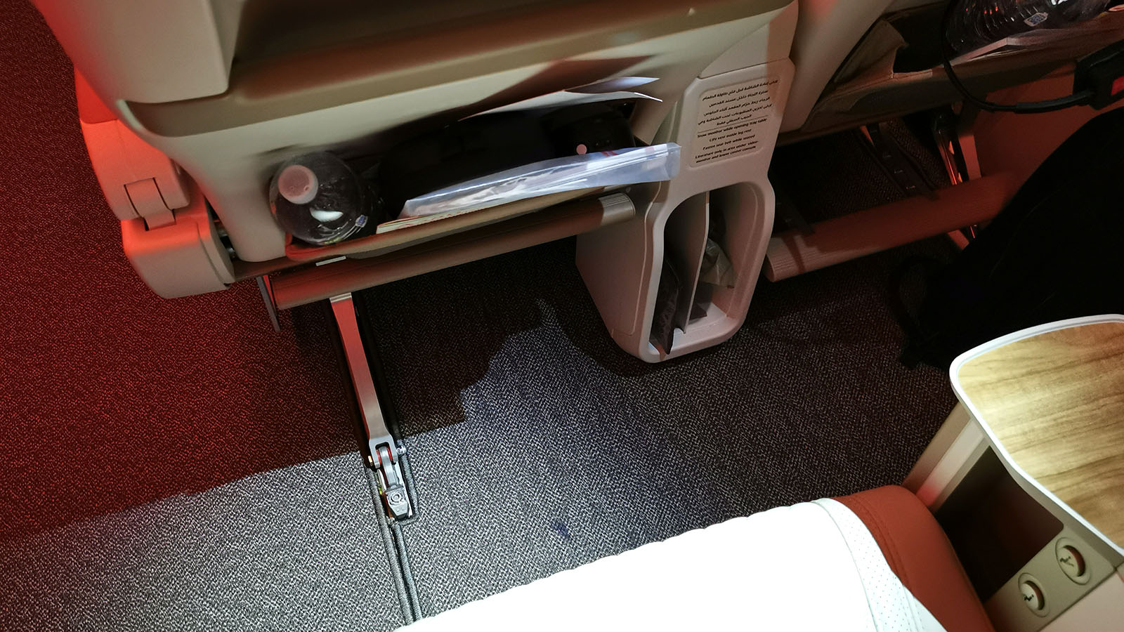 Space between rows in Emirates Airbus A380 Premium Economy