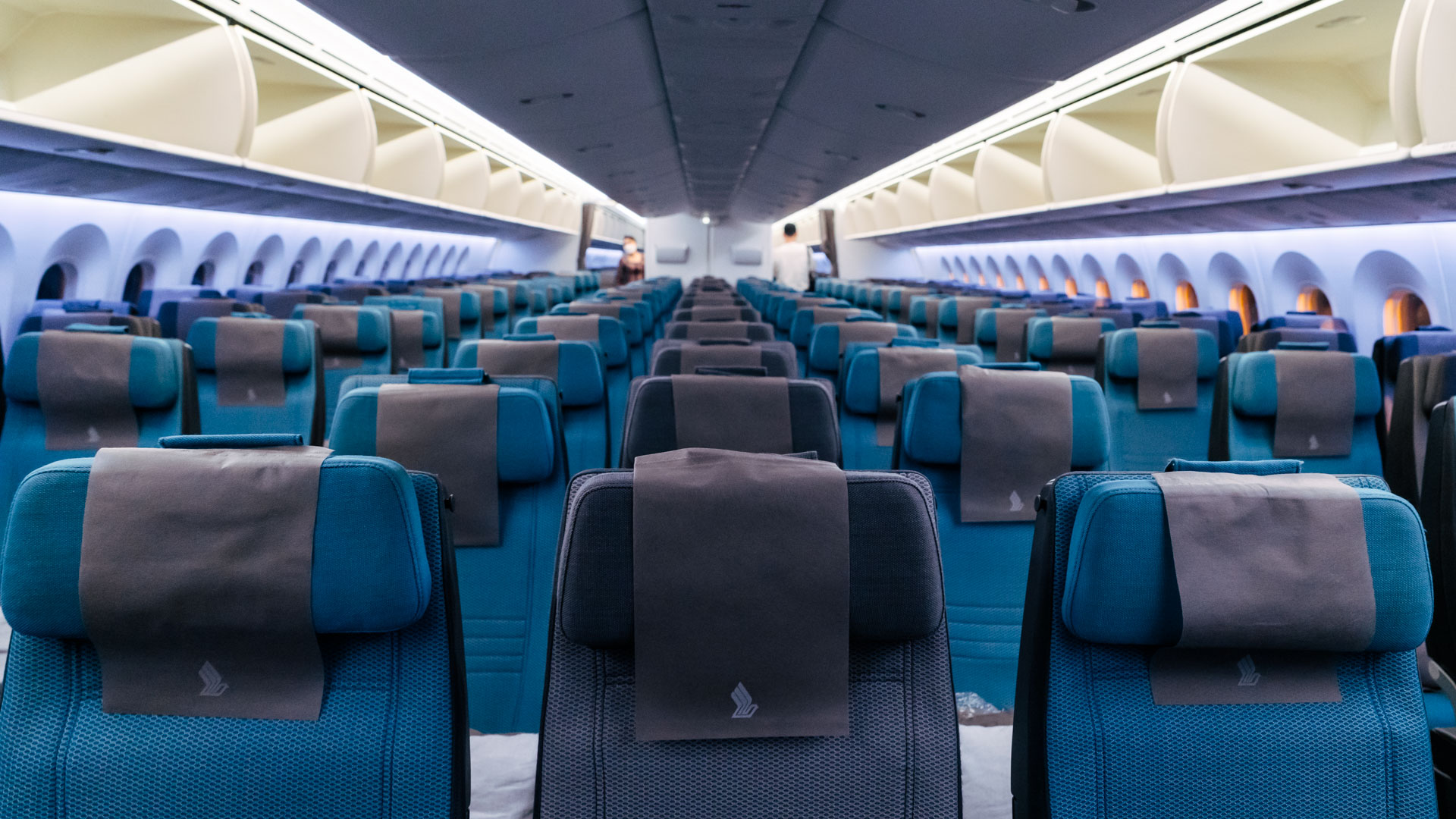 Singapore Airlines Boeing 787 Economy cabin shot