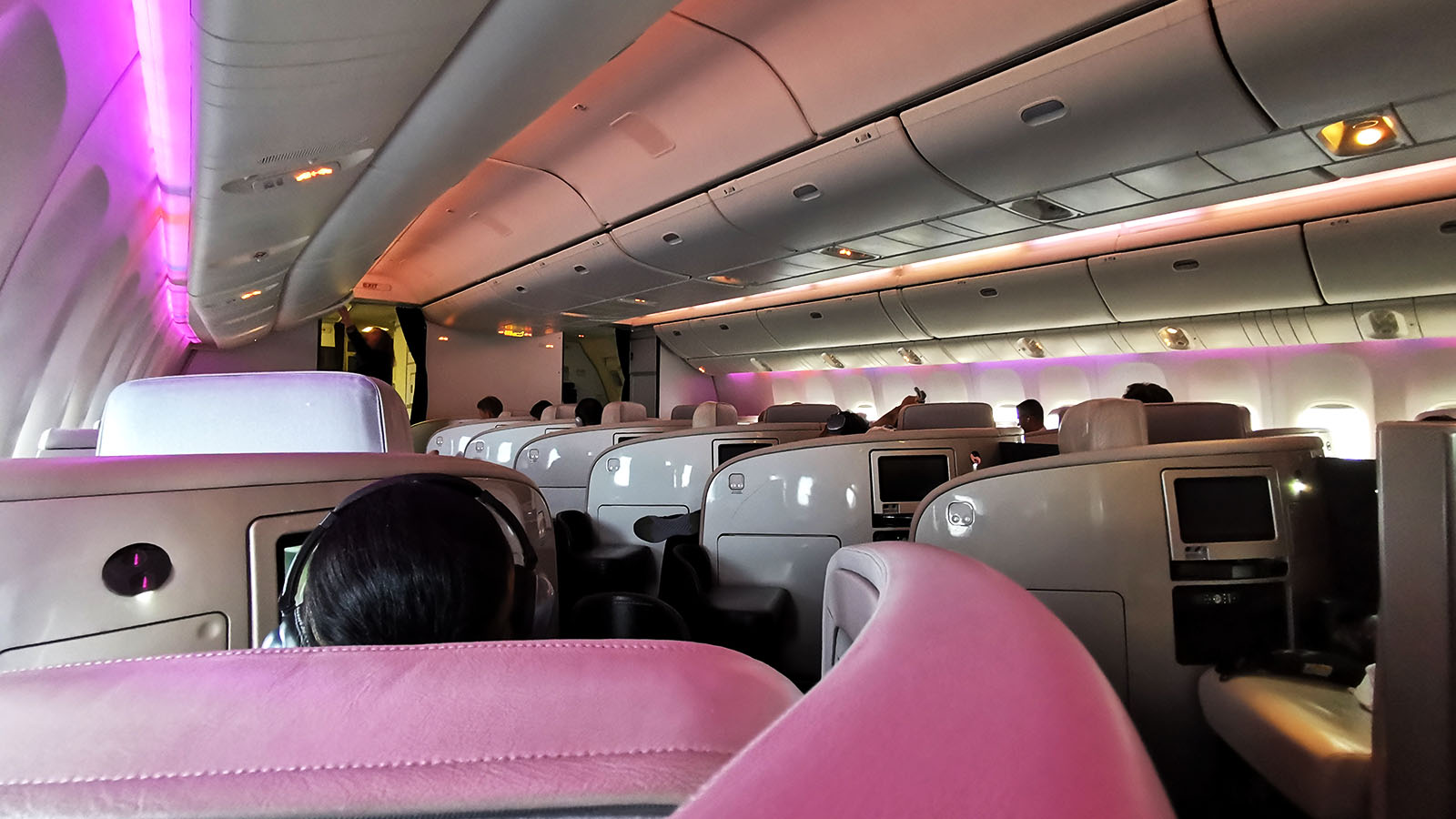 Colourful lighting in Air New Zealand Boeing 777 Business Premier
