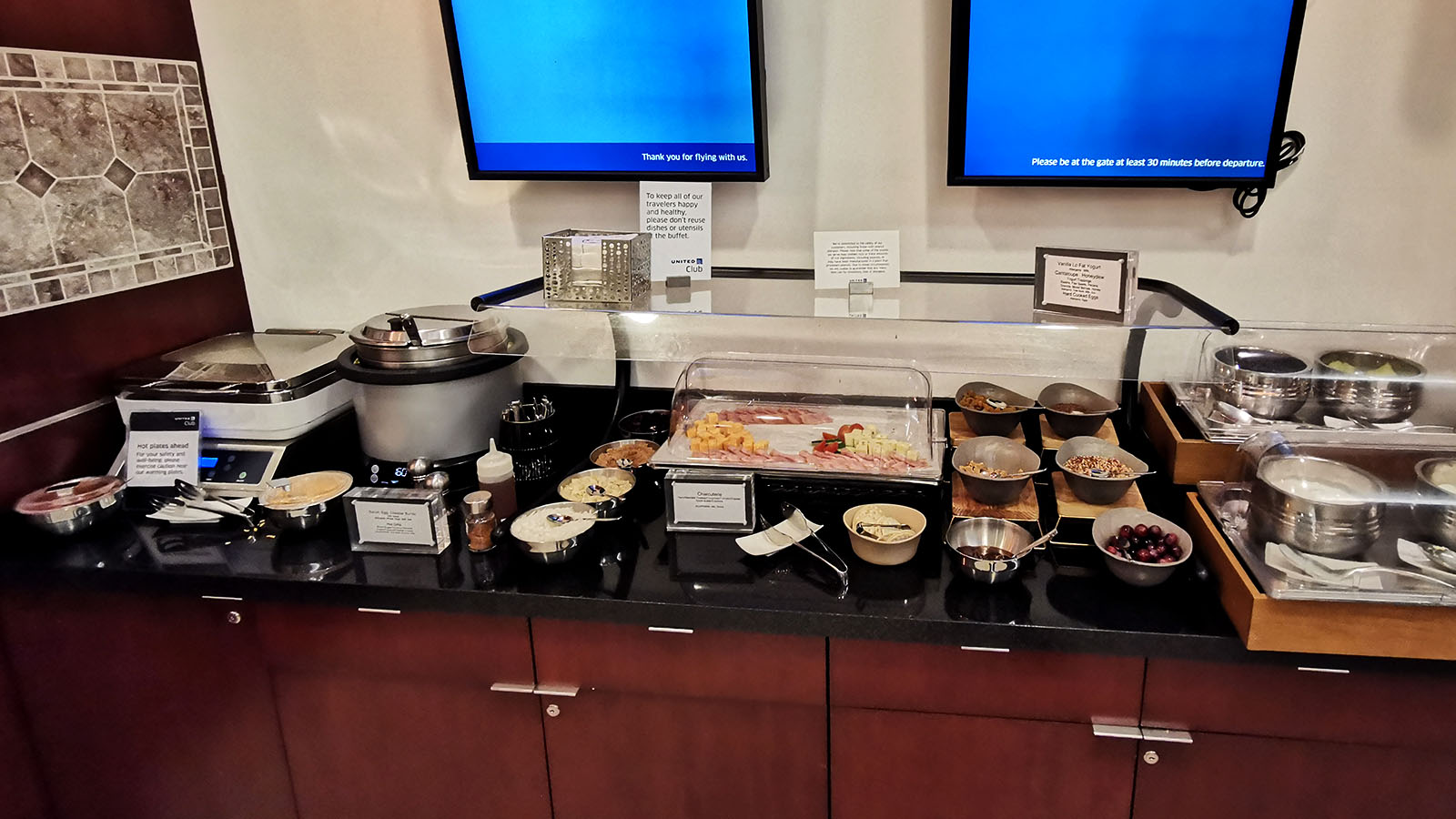 Breakfast options in the in the San Antonio United Club