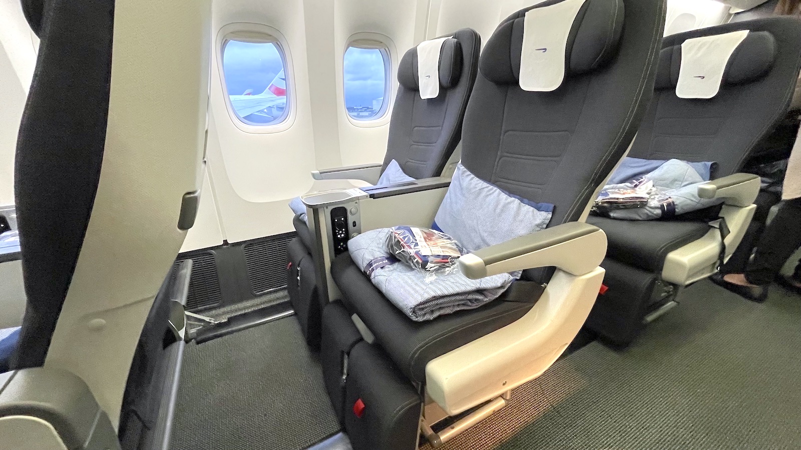 British Airways Boeing 777 Premium Economy Seat Pitch