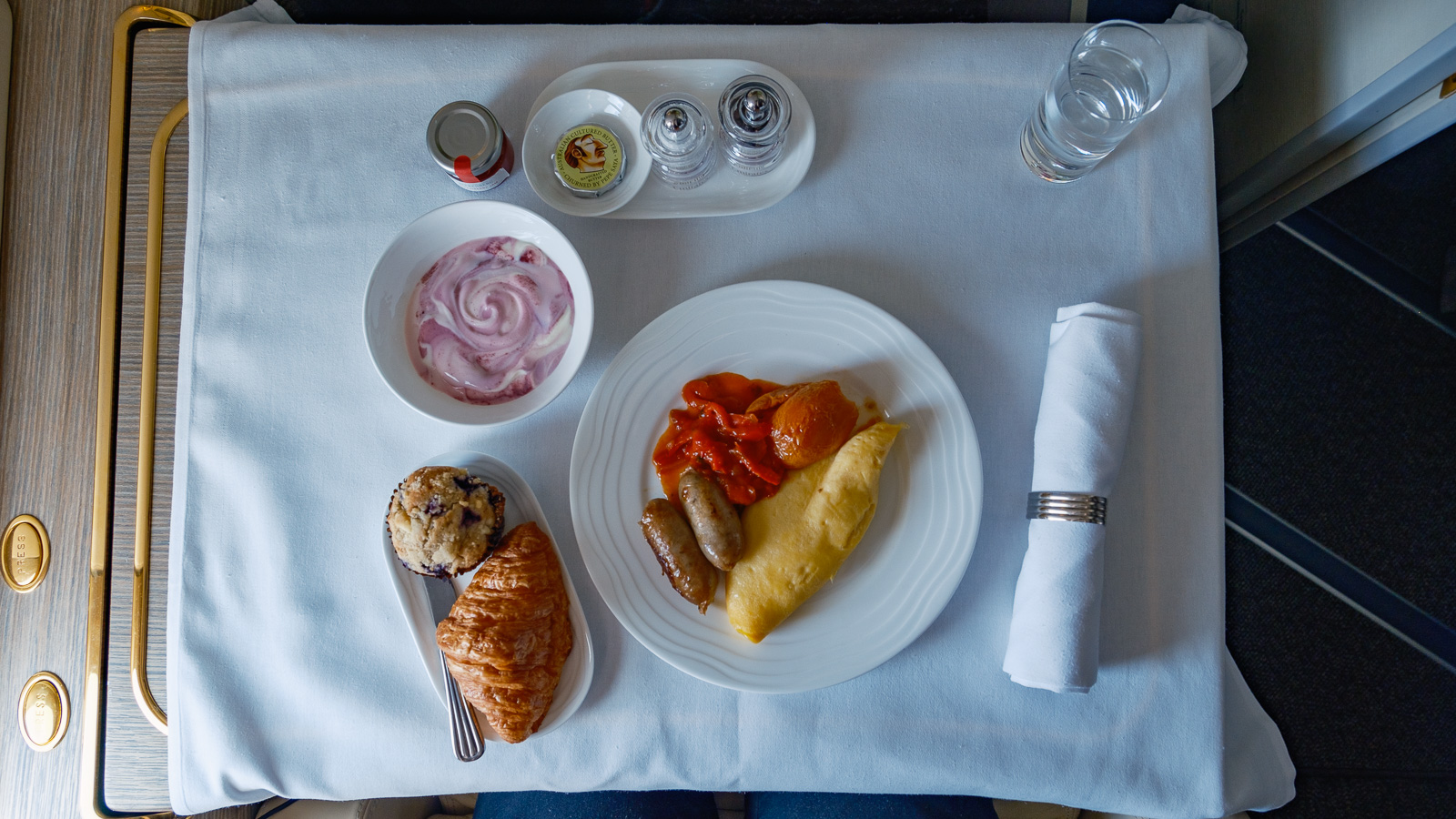Gruyere omelette in Emirates First Class