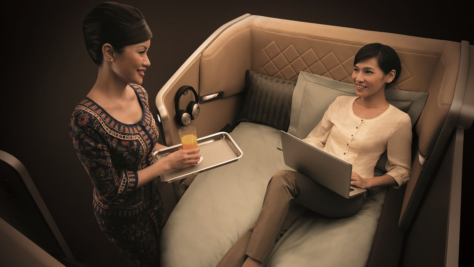 Refreshments in Singapore Airlines First Class