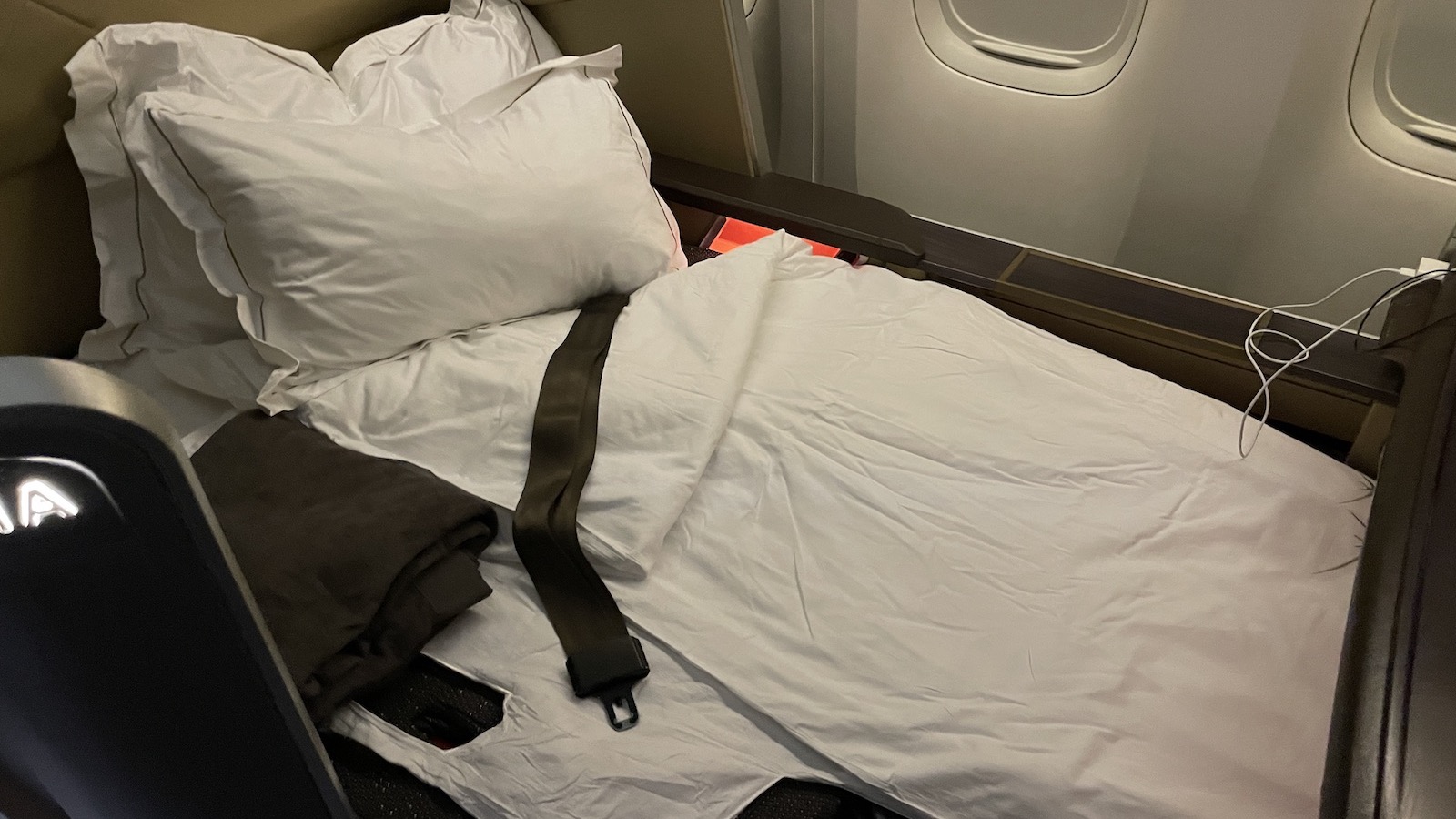 Sleep in Singapore Airlines First Class