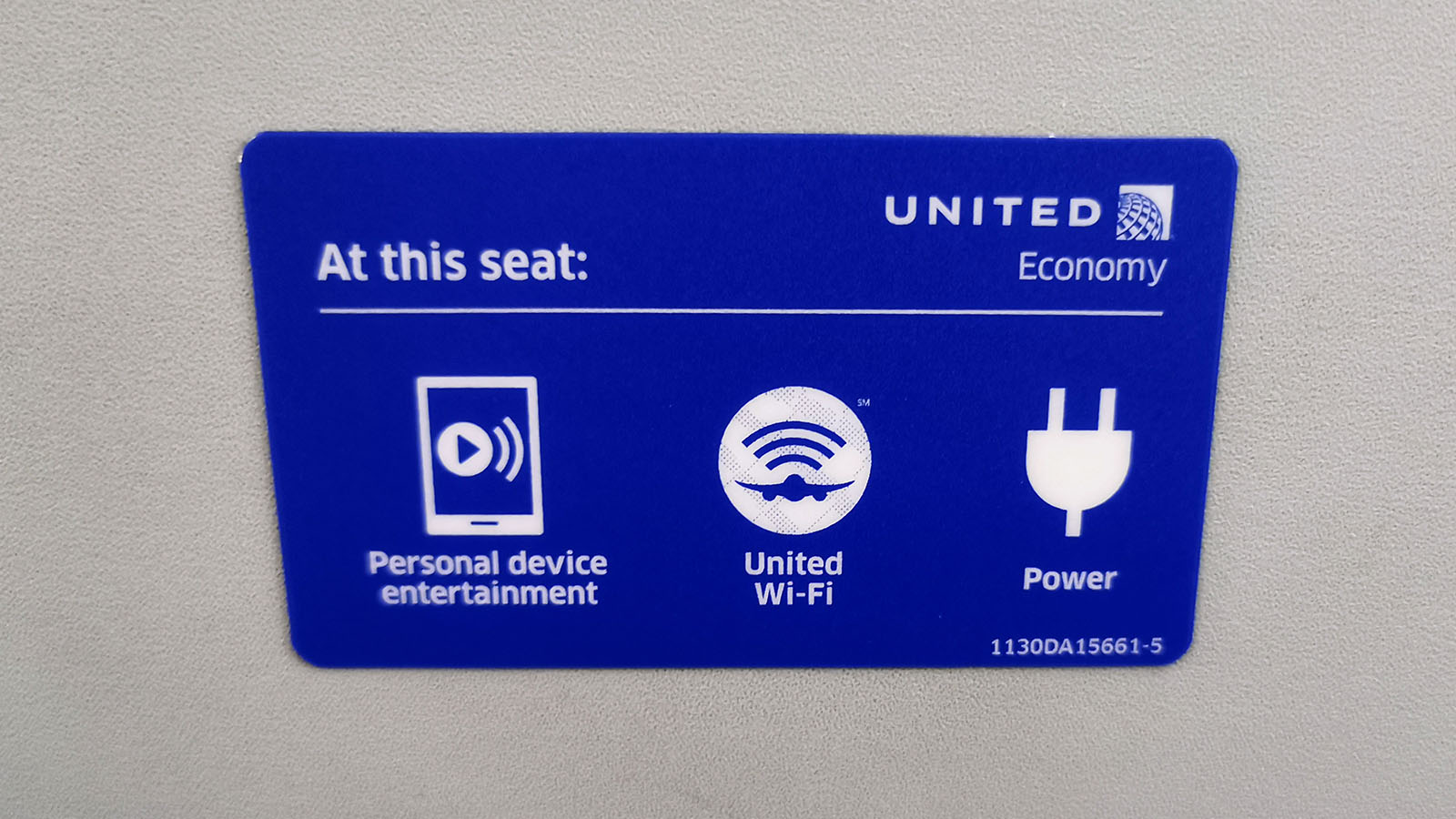 Seat amenities in United Airlines Boeing 787 Economy