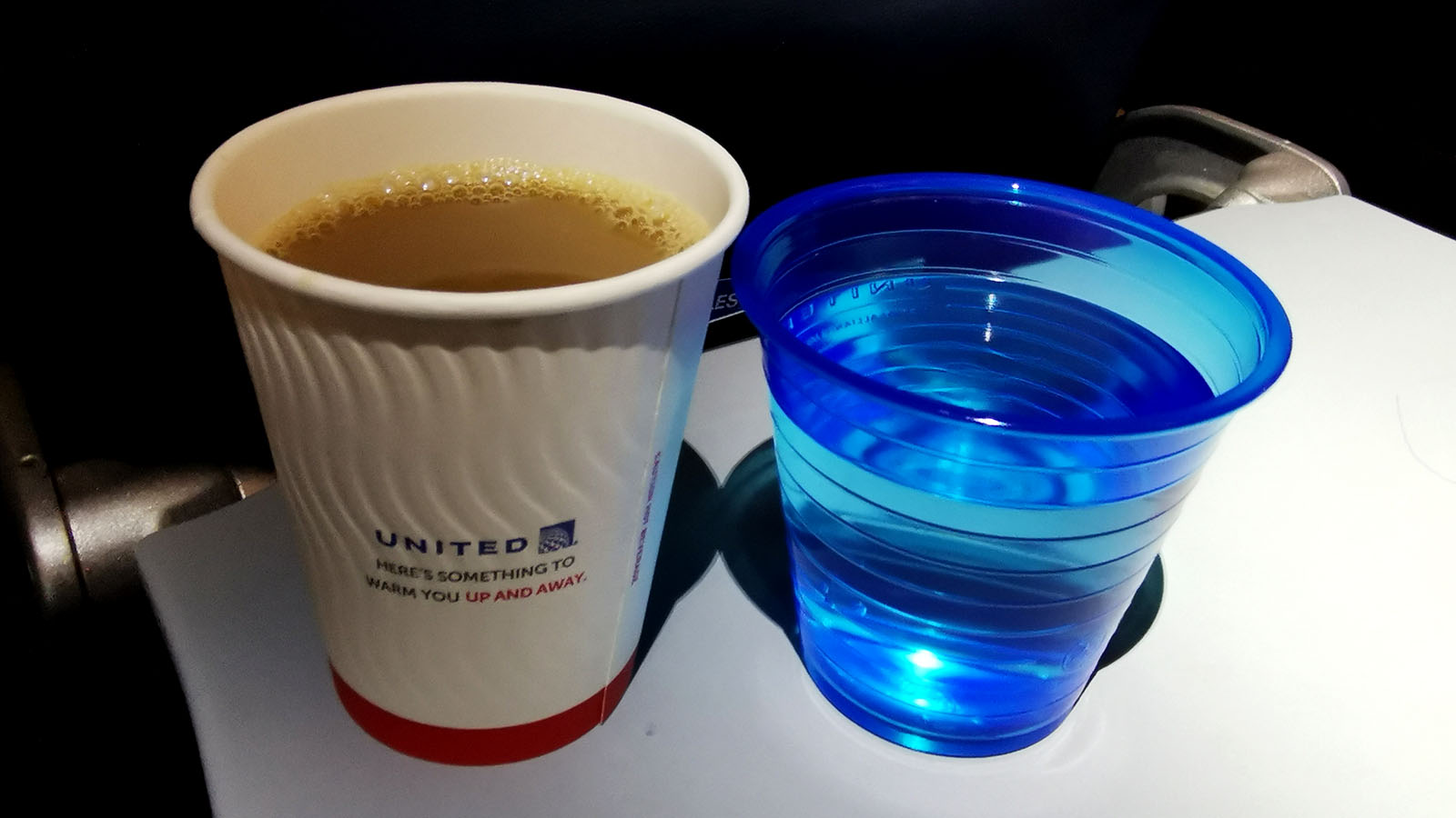 Drinks in United Airlines Boeing 787 Economy