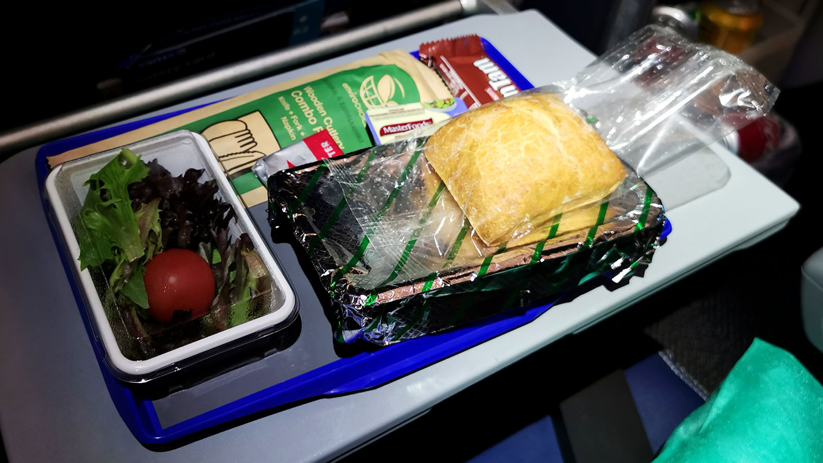 Meal as served in United Airlines Boeing 787 Economy