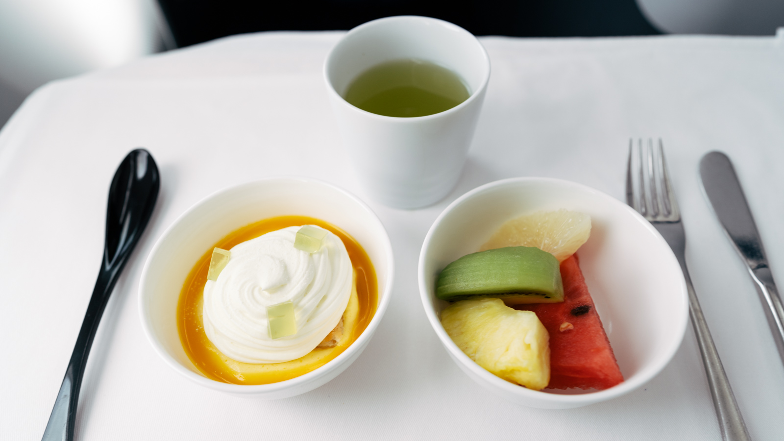 ANA Boeing 787-9 Business Class dessert