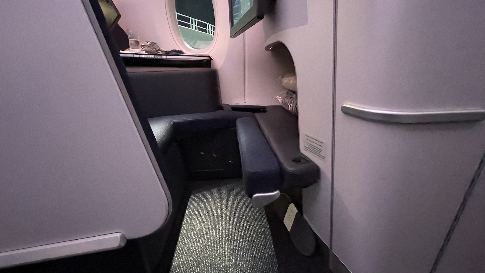 Finnair A350 Business Class Seat Leg Rest Folding Up to Create Bed