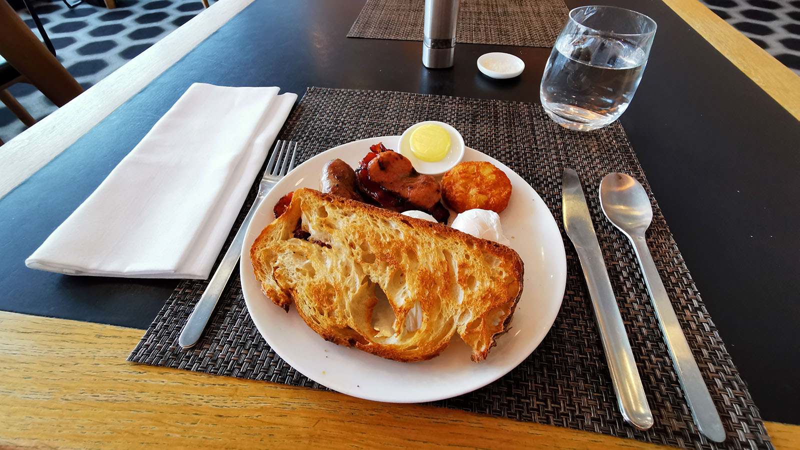 Meal in Sydney's Qantas First Lounge