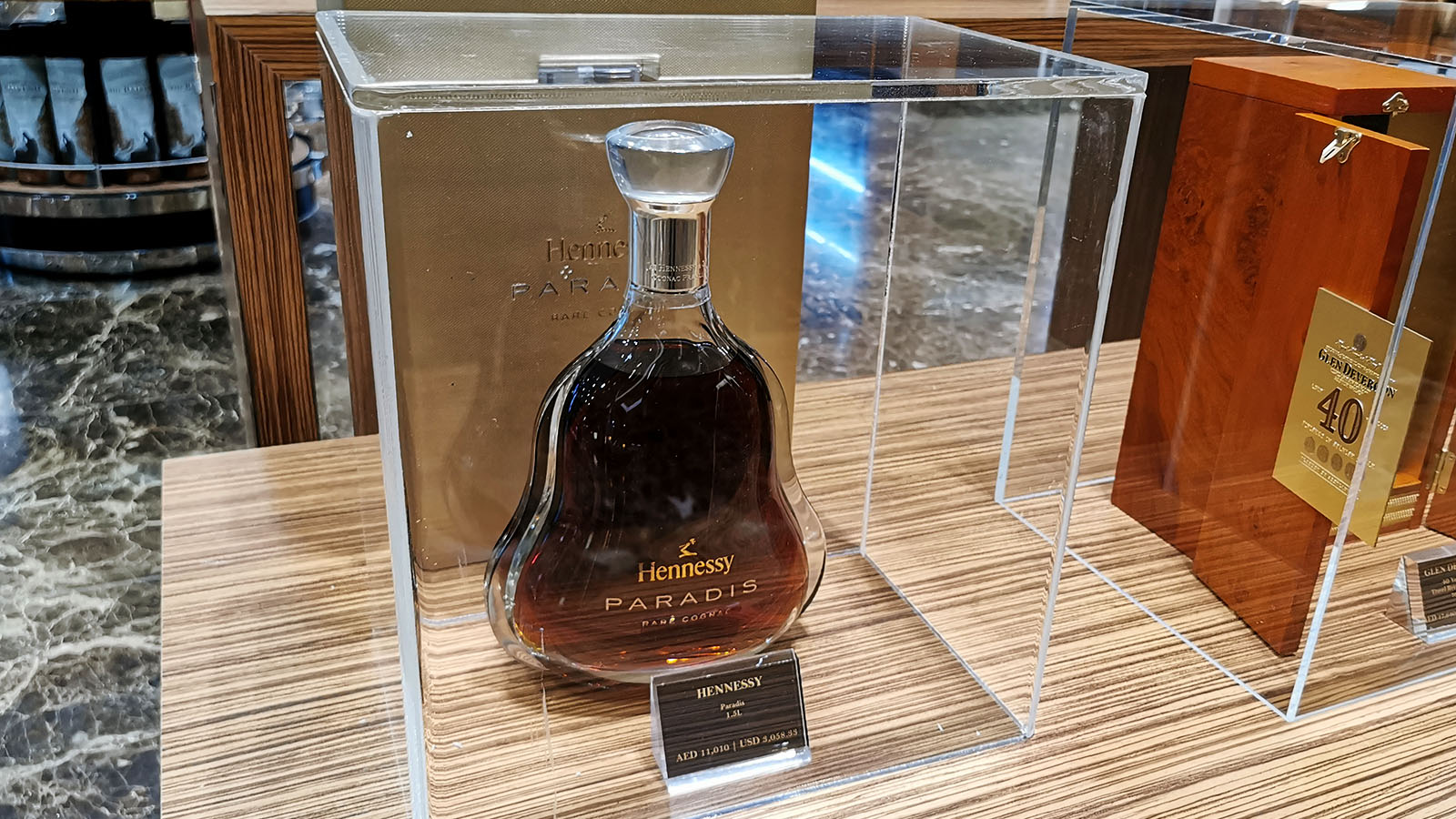 Buy Hennessy Paradis in the Emirates First Class Lounge in Dubai Concourse A