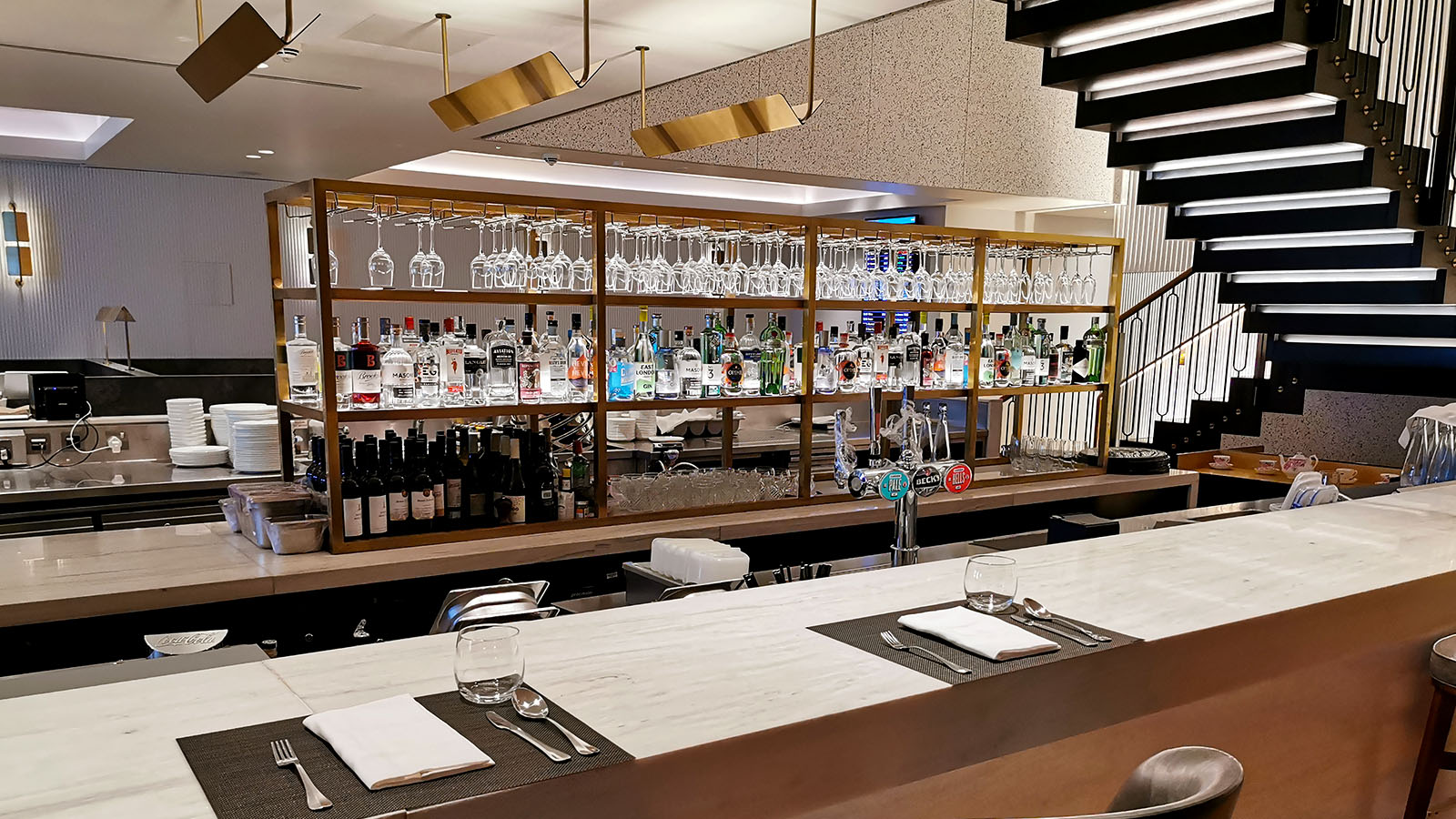 Bar counter in The Qantas International London Lounge
