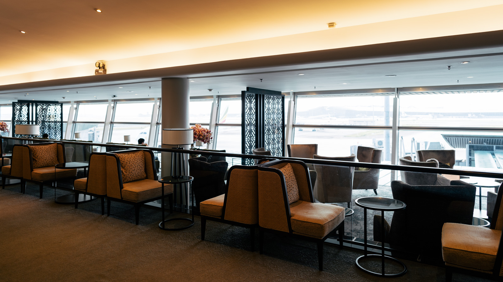 Malaysia Airlines Platinum Lounge mezzanine level