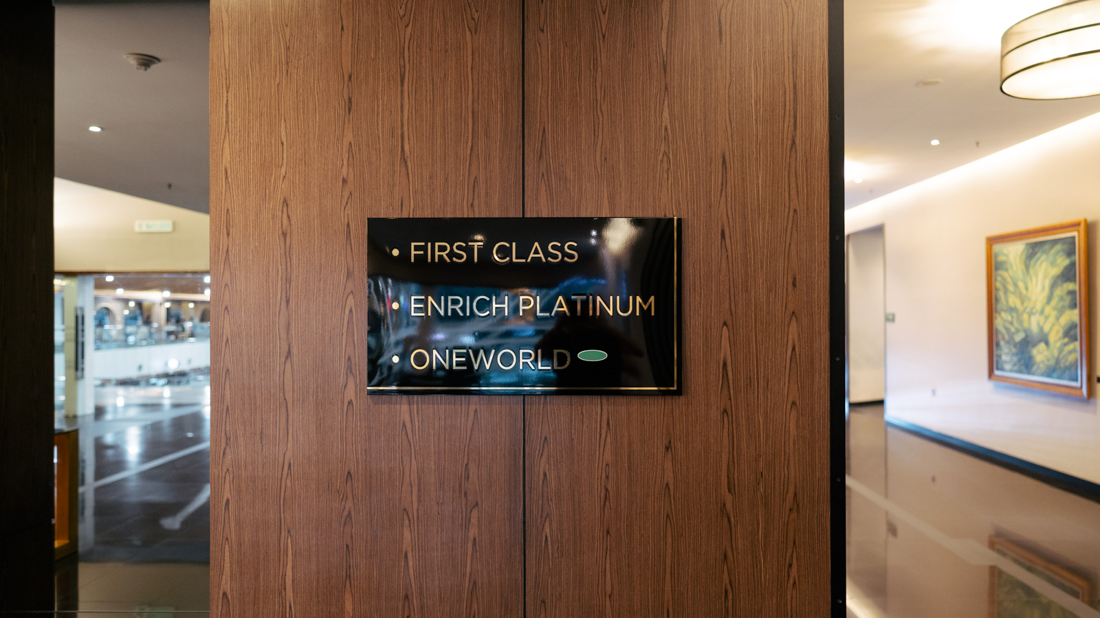 Malaysia Airlines Platinum Lounge signage