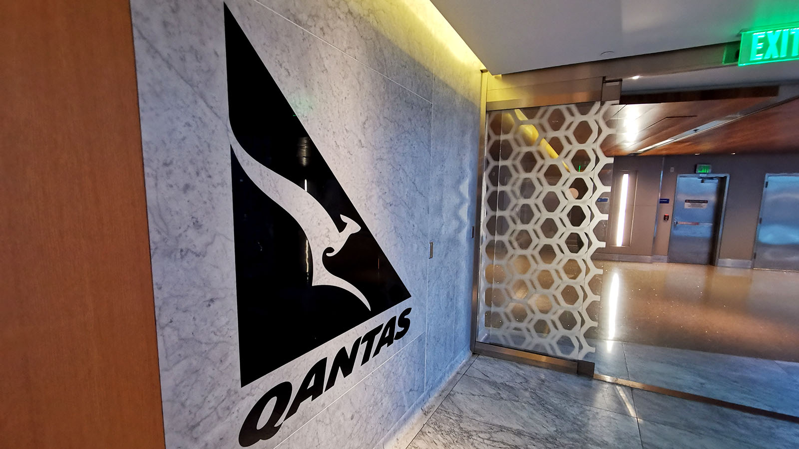 Inside the Qantas Los Angeles International First Lounge