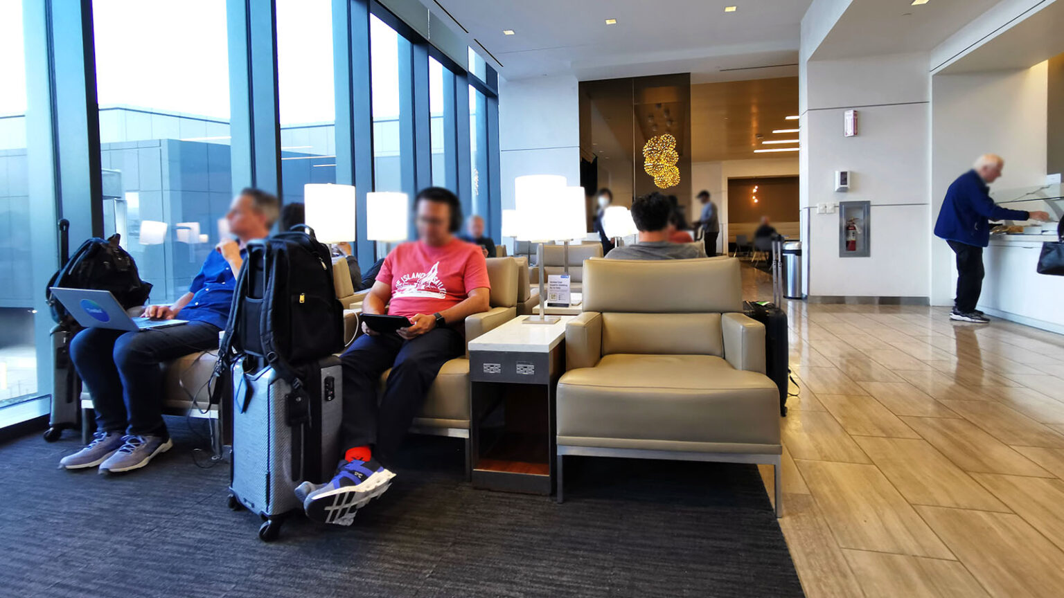 Review: United Club, San Francisco Terminal 3 (E gates) - Point Hacks