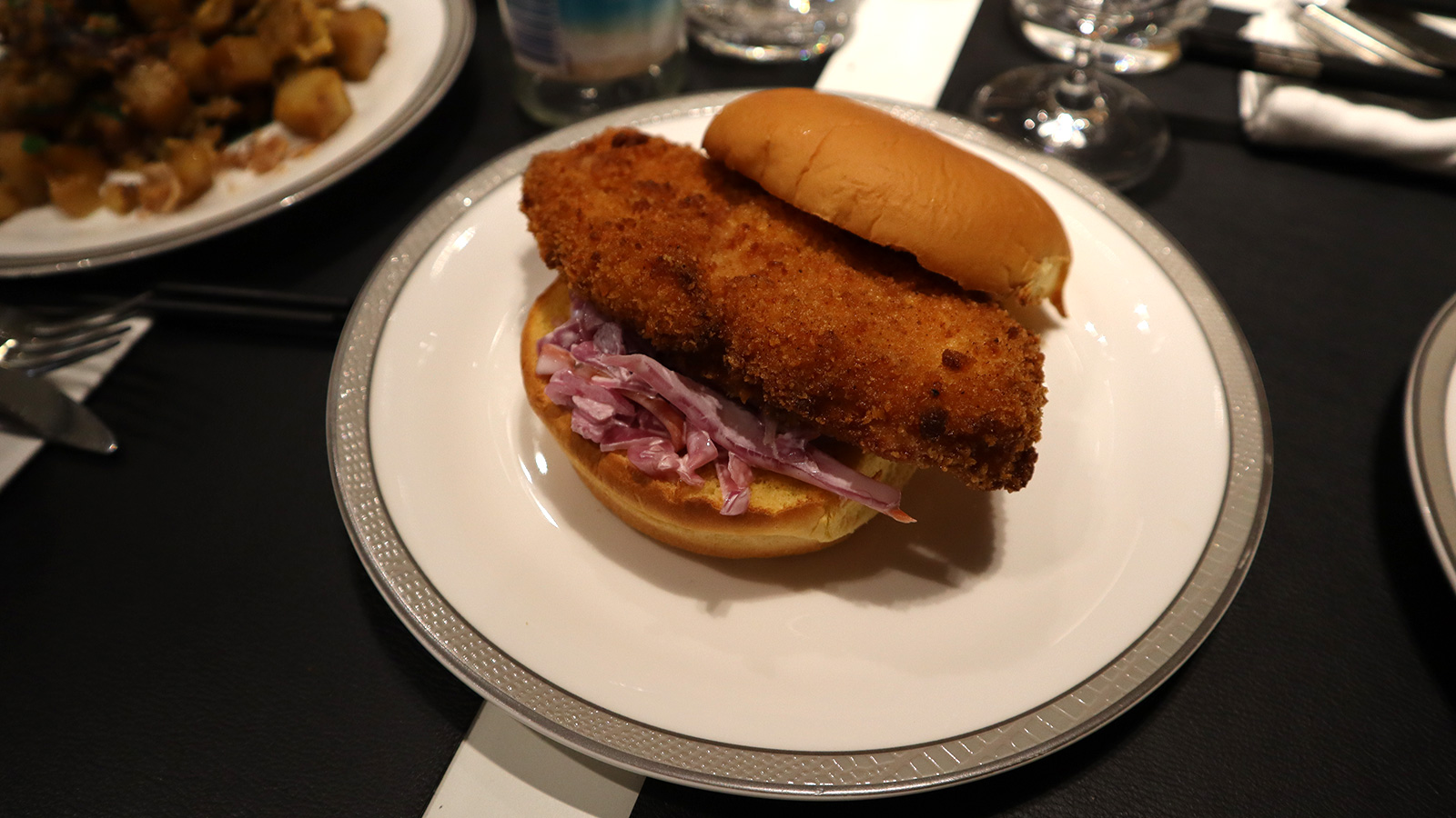 burger in singapore airlines lounge