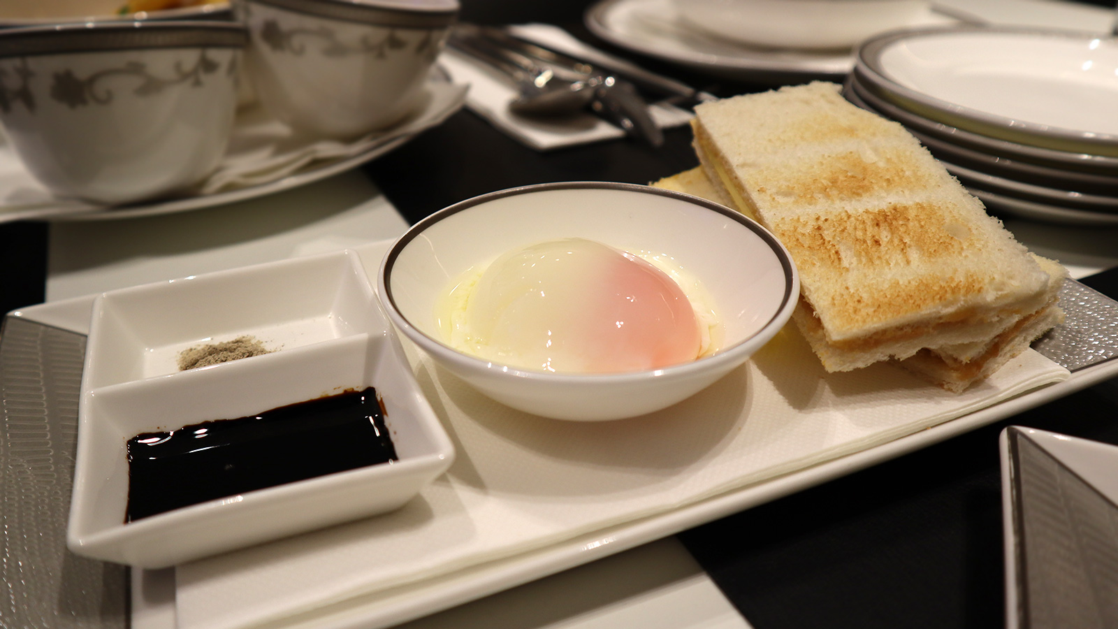 kaya toast in singapore airlines silverkris lounge melbourne