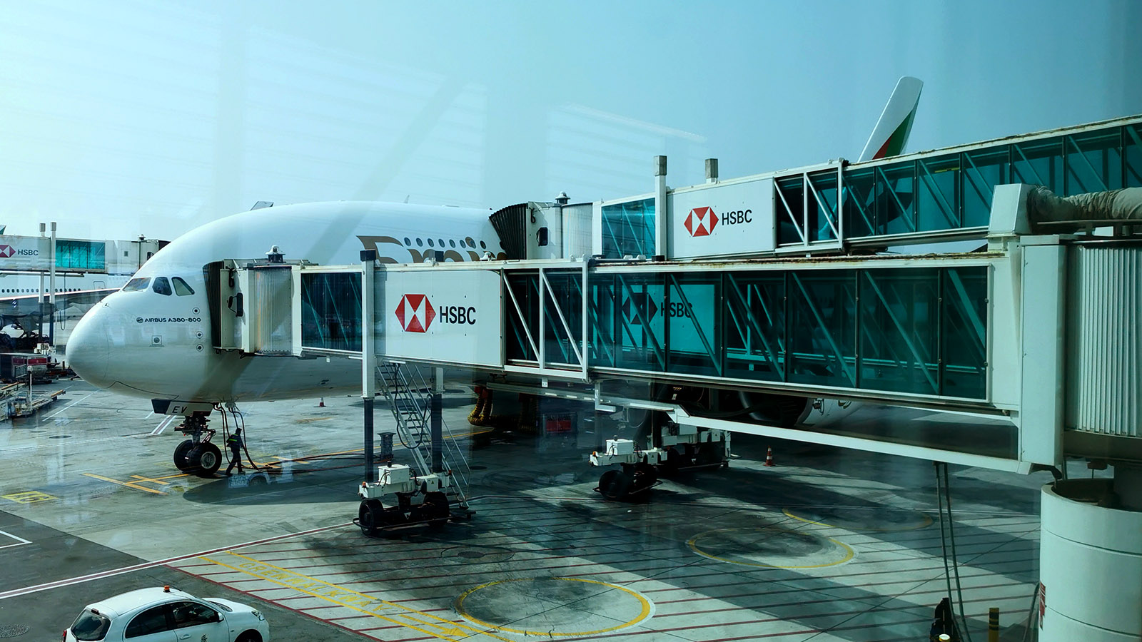 Aerobridge to Emirates Airbus A380 Economy