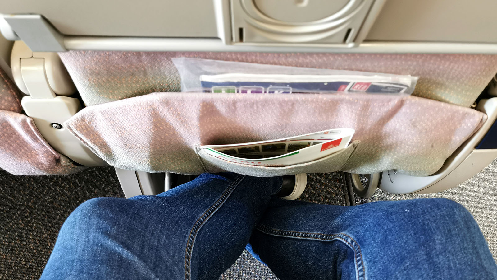 Feet can fit in Emirates Airbus A380 Economy