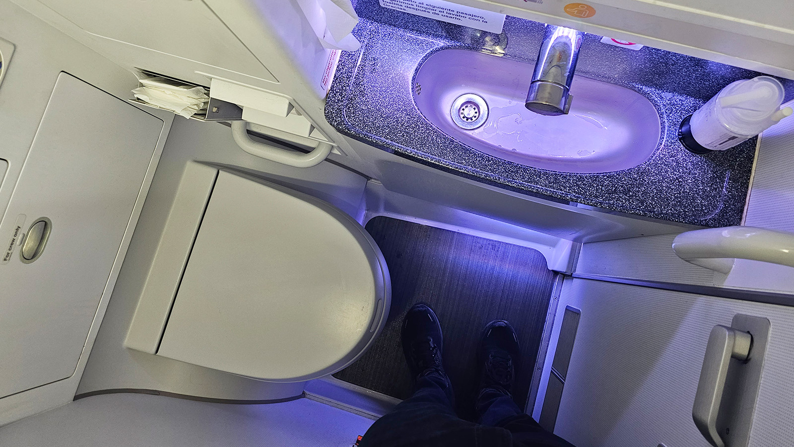 British Airways A320neo Economy lavatories