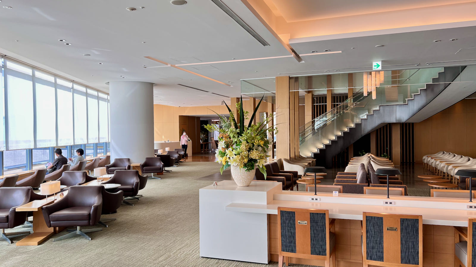 Japan Airlines Sakura Lounge, Tokyo Narita