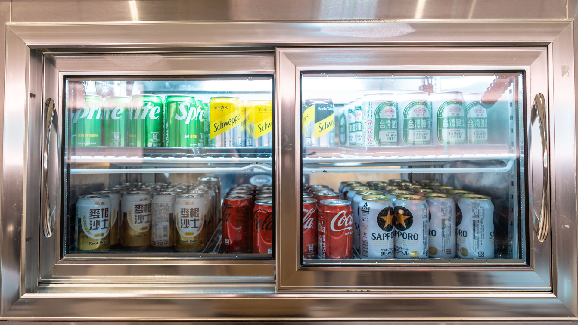 China Airlines Taipei Lounge T2 bar fridge