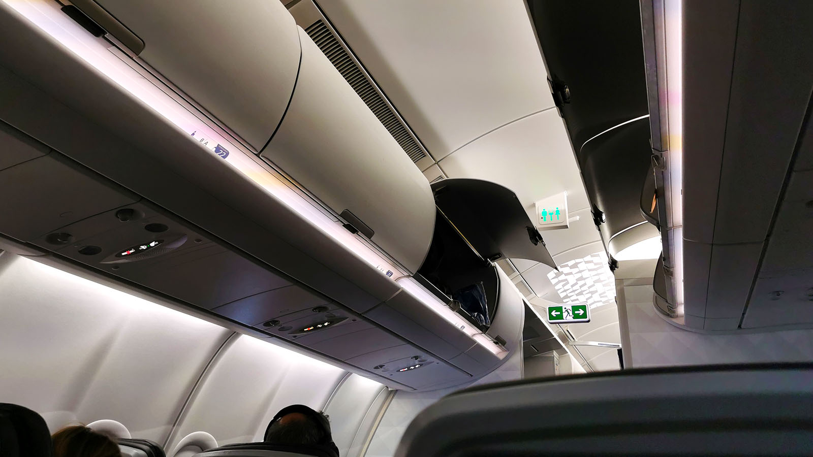Storage bins in Delta A330-900neo Comfort+