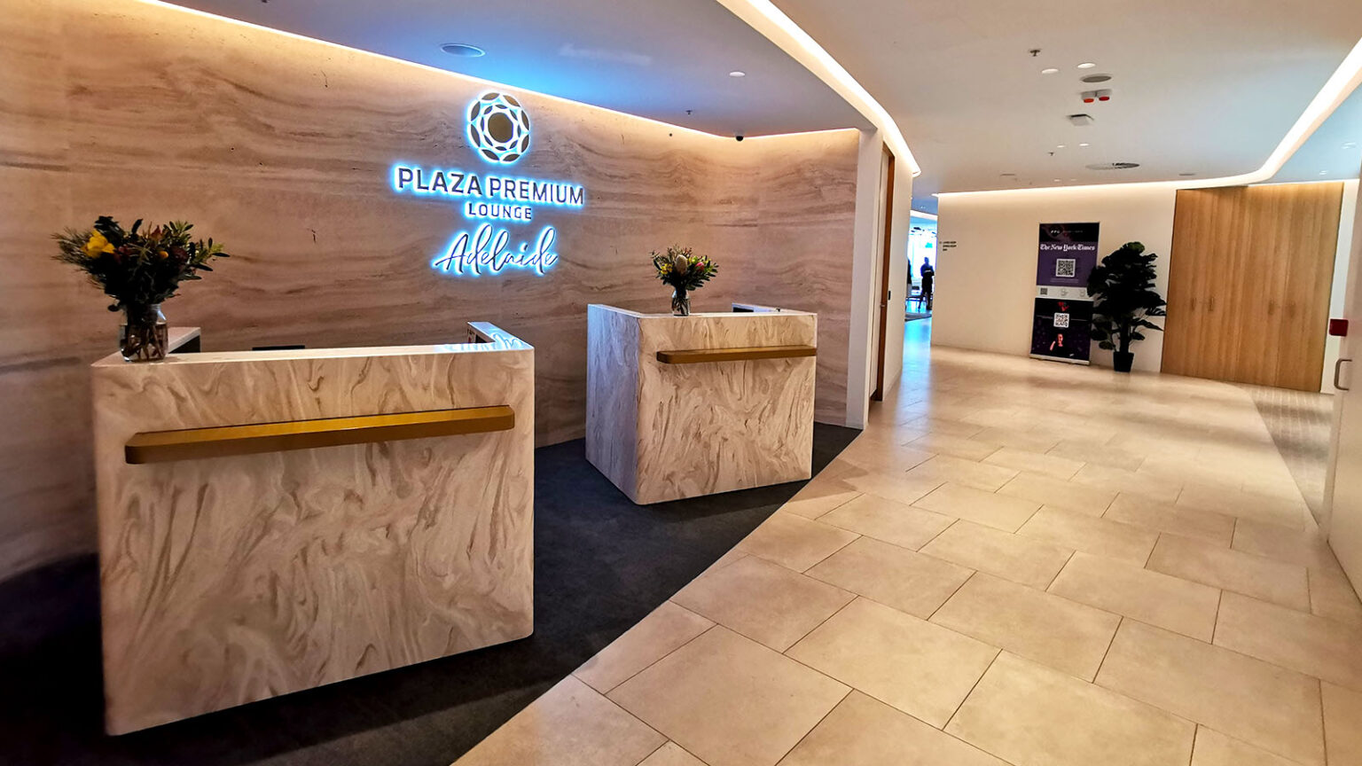 Review Plaza Premium Lounge, Adelaide Point Hacks