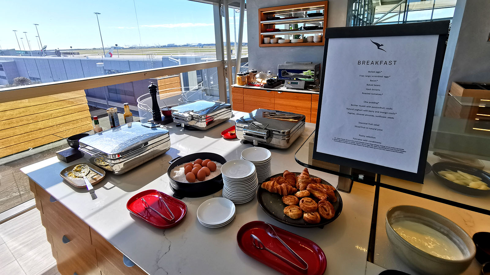 Hot buffet in the Qantas International Lounge, Brisbane