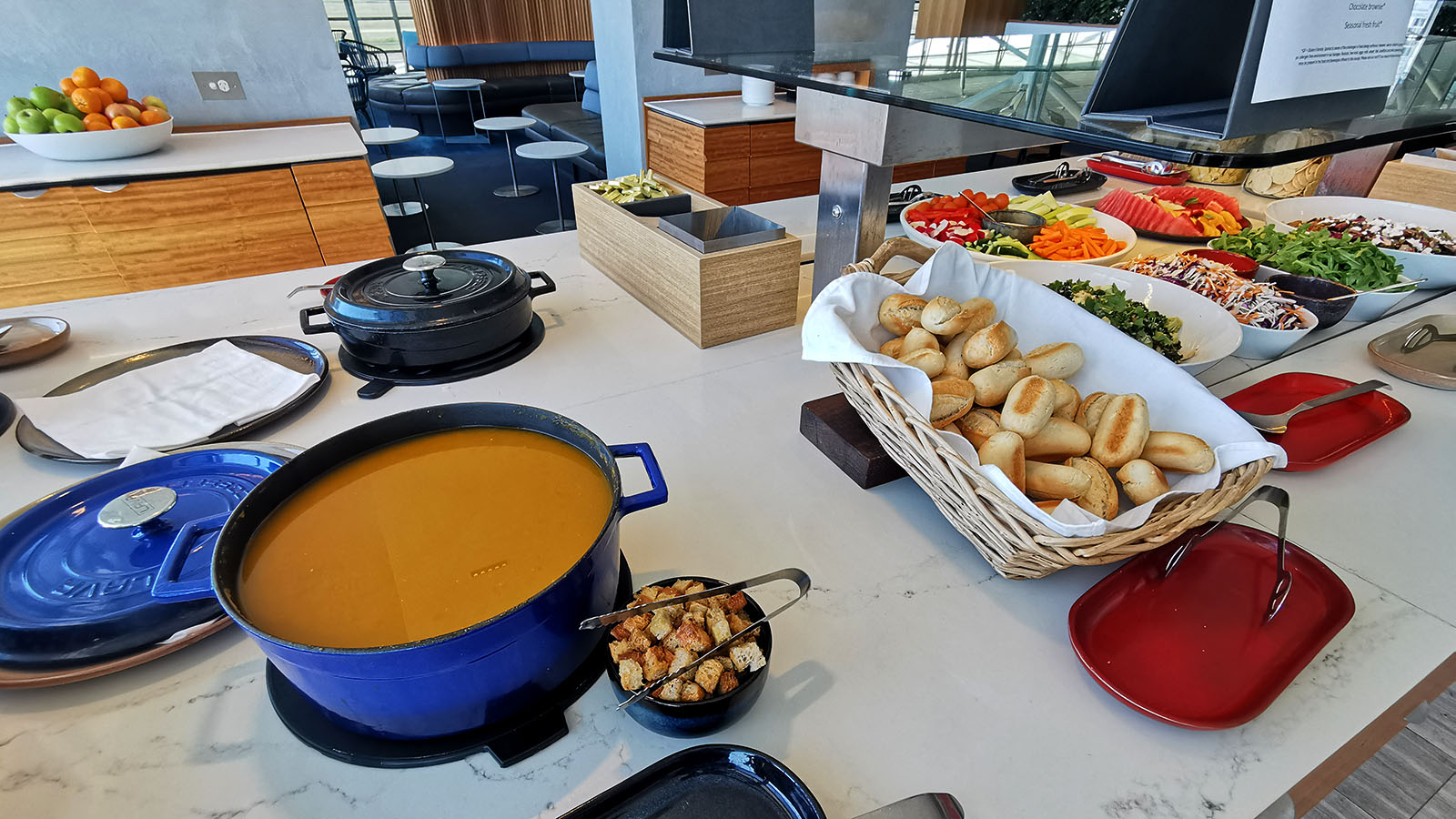 Hot food in the Qantas International Lounge, Brisbane