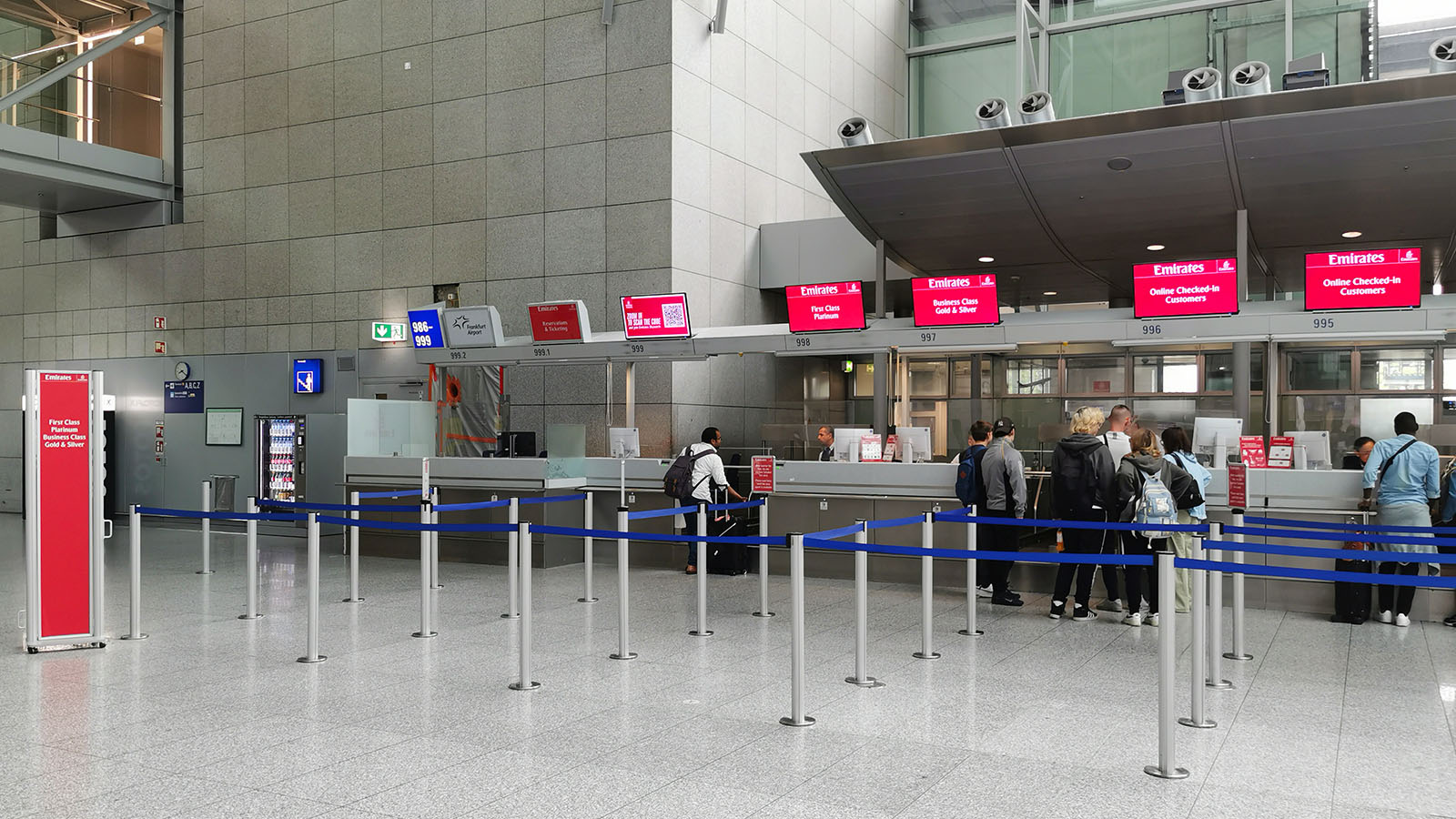 Baggage check-in flying Emirates Boeing 777 Business Class