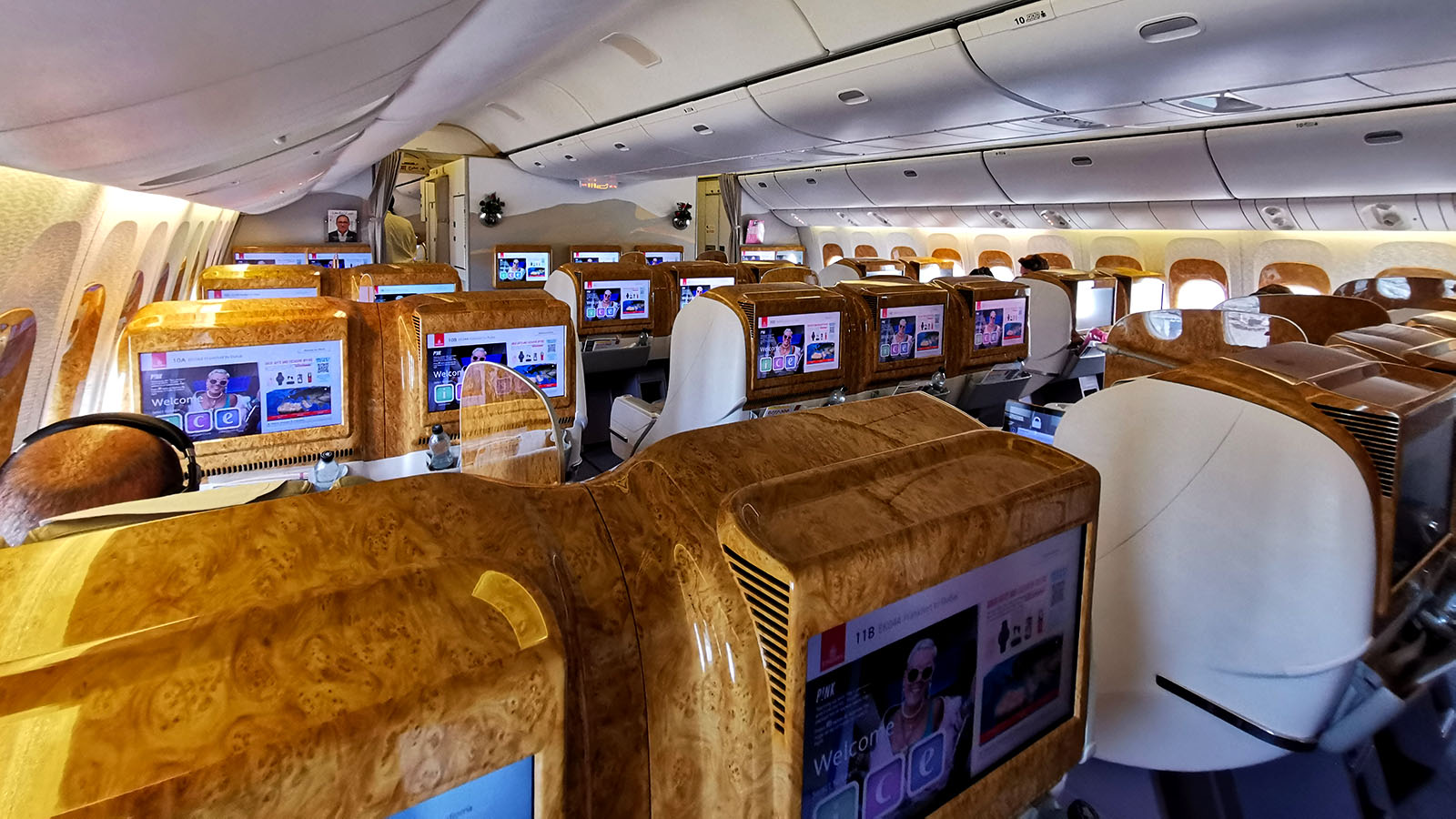 Seating in Emirates Boeing 777 Business Class