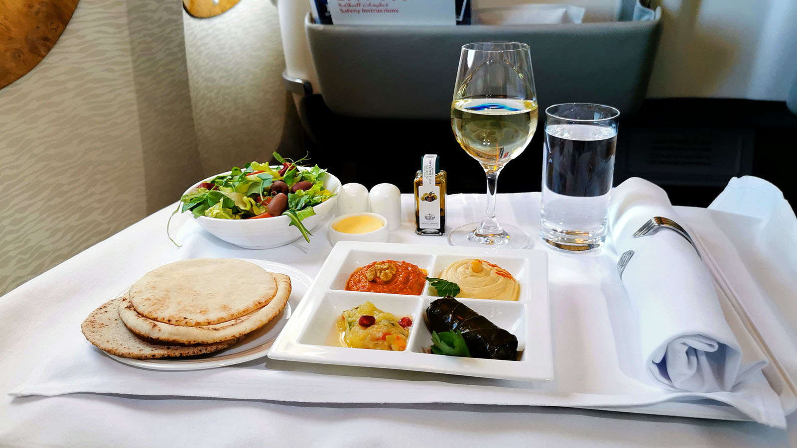 Lunch in Emirates Boeing 777 Business Class