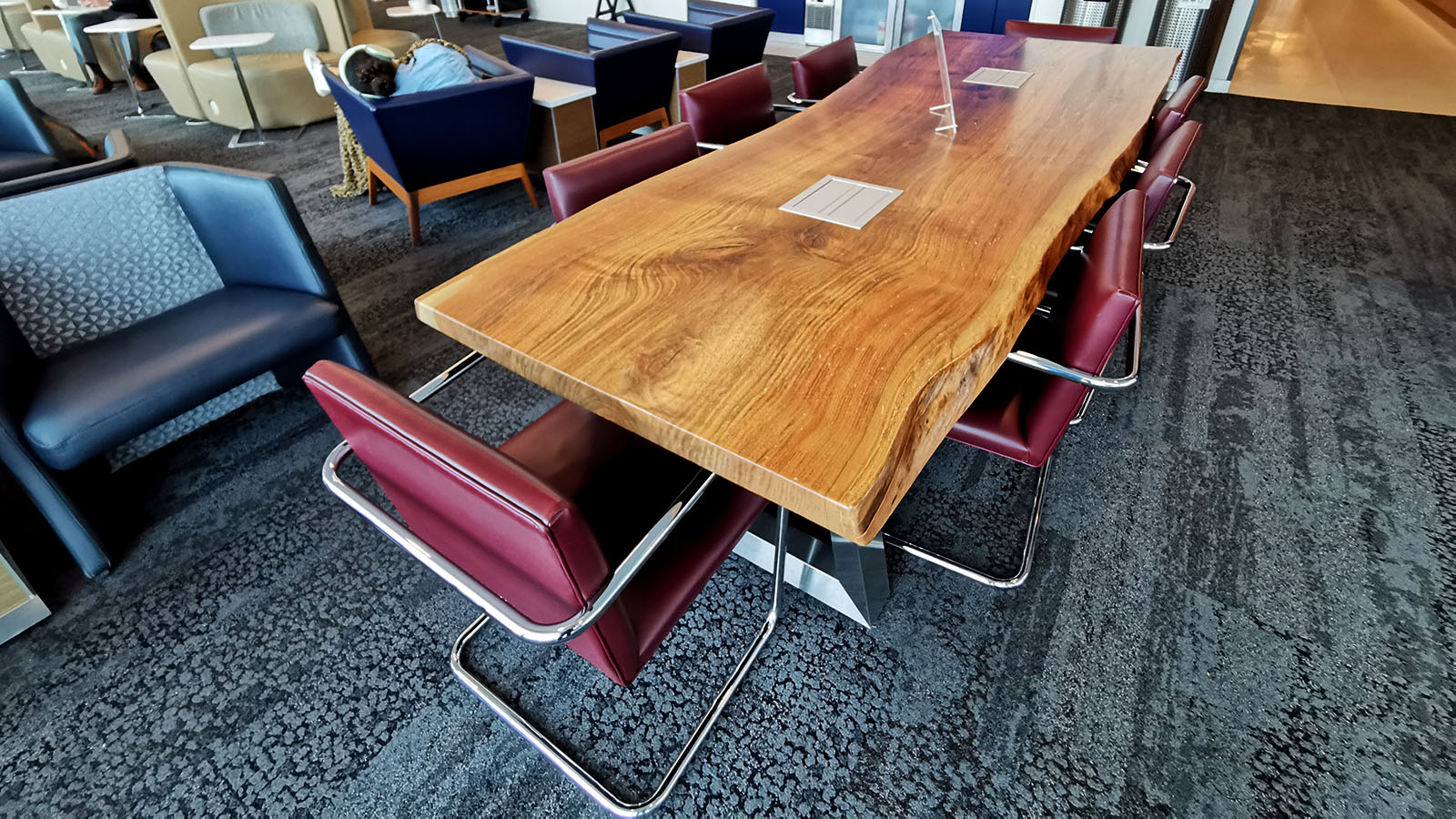 Board table in the Delta Sky Club New York JFK T4B