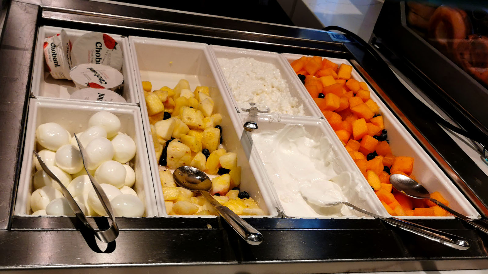 Eggs and fruit in the Delta Sky Club New York JFK T4B