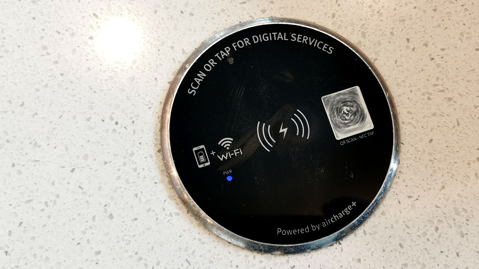 Charge your phone in the Delta Sky Club New York JFK T4B