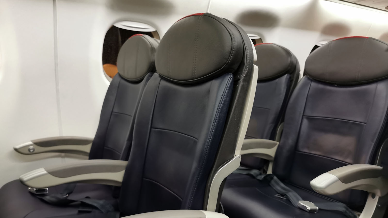 Chairs on the QantasLink Embraer E190