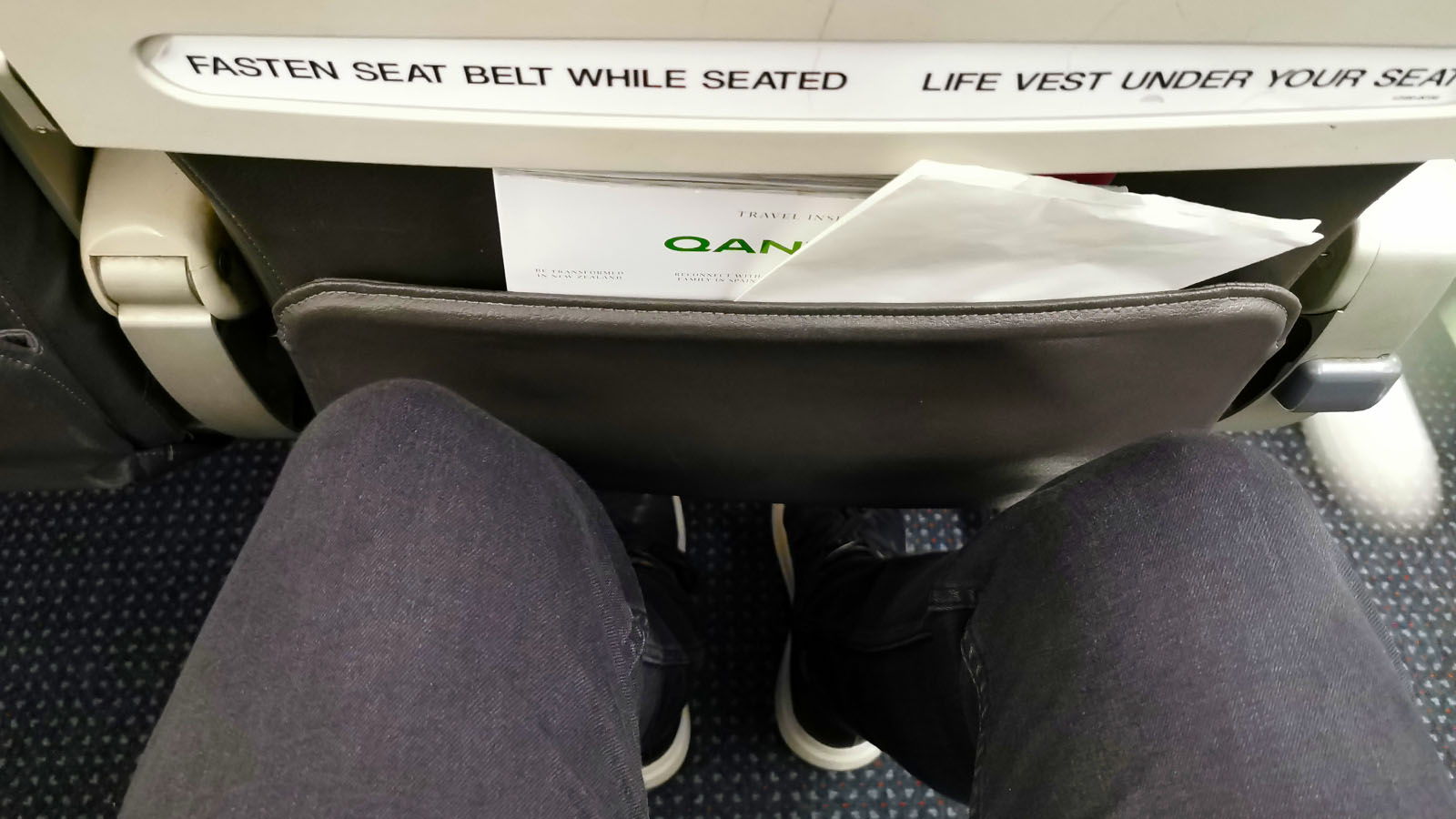 Knee space on the QantasLink Embraer E190