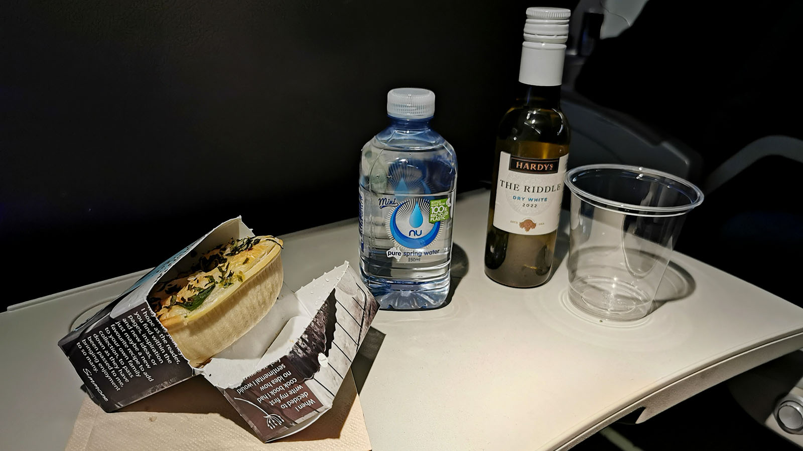 Inflight meal on the QantasLink Embraer E190