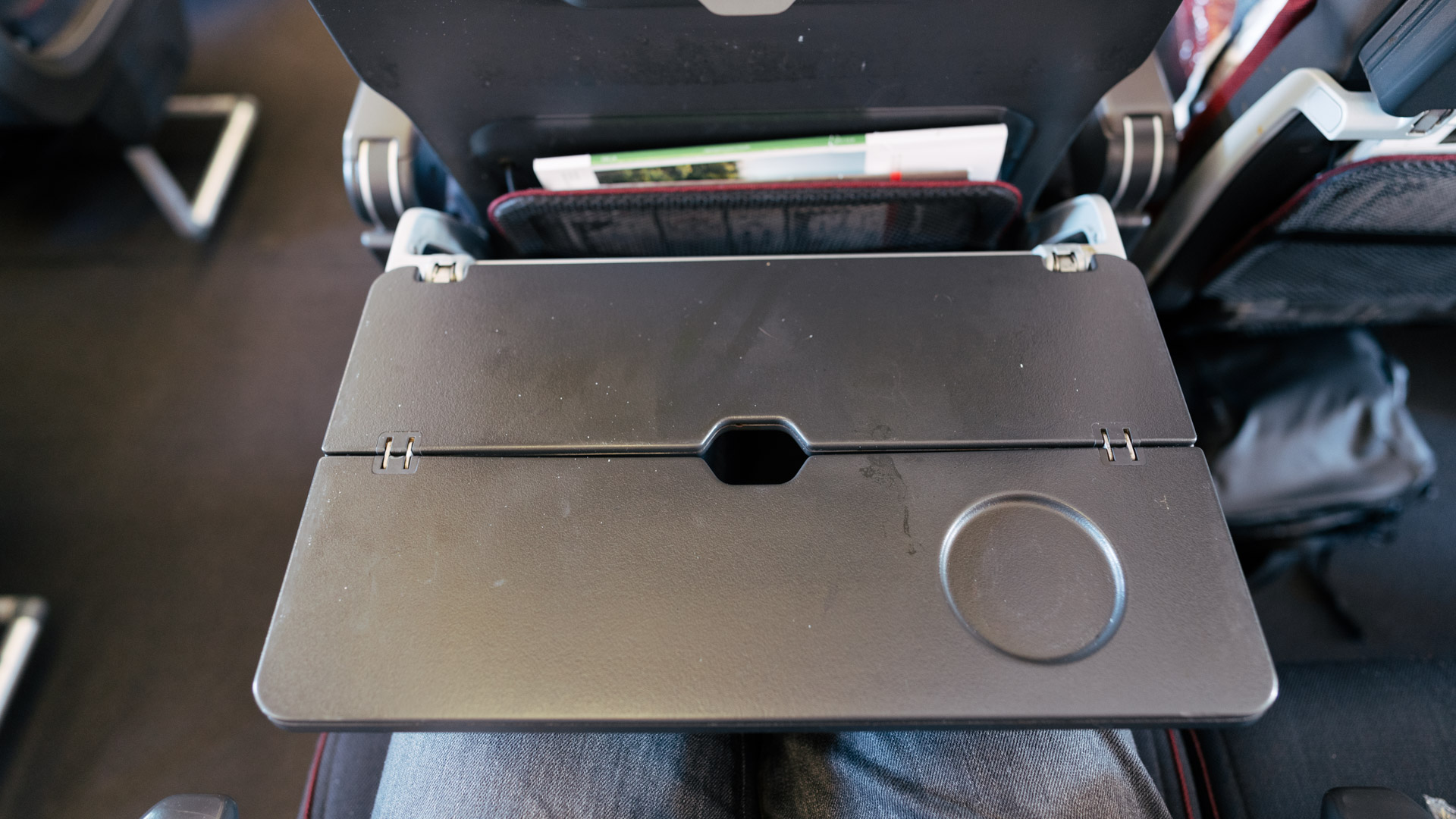 QF61 Brisbane-Tokyo tray table.