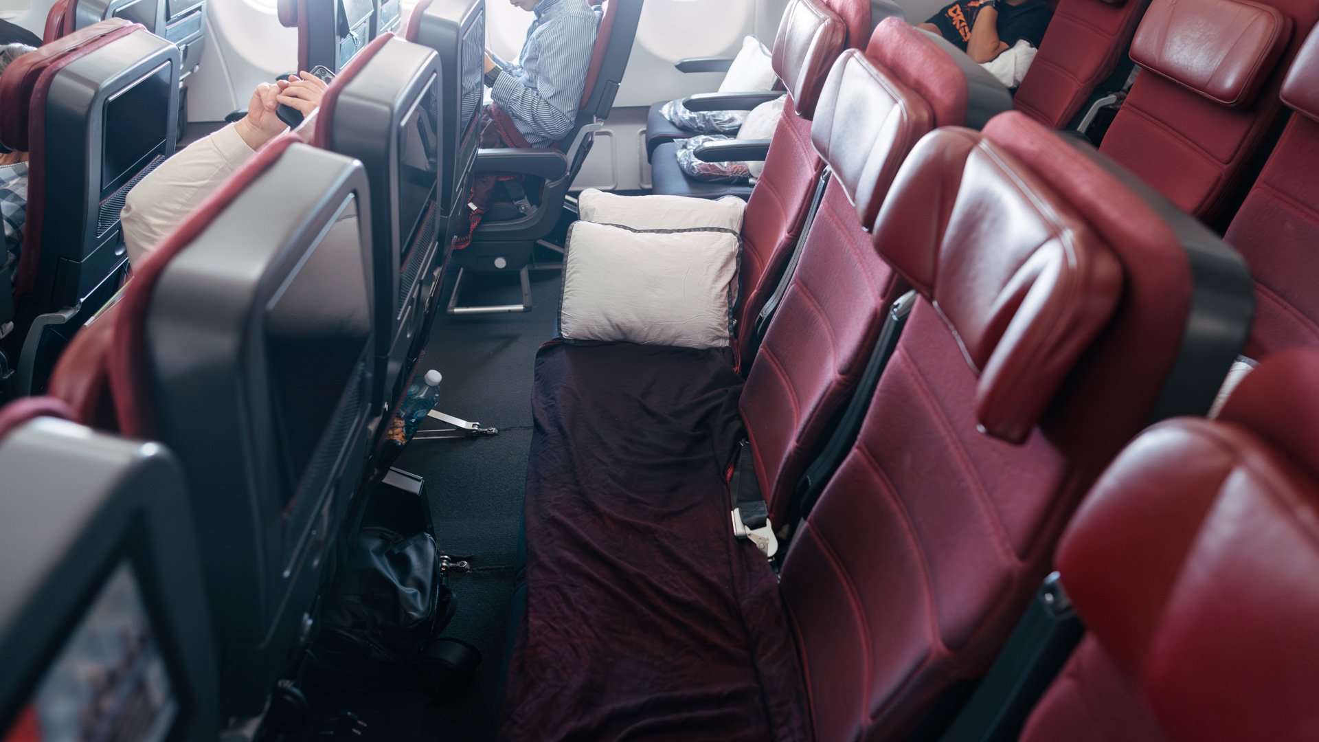 QF61 Brisbane-Tokyo Economy bed