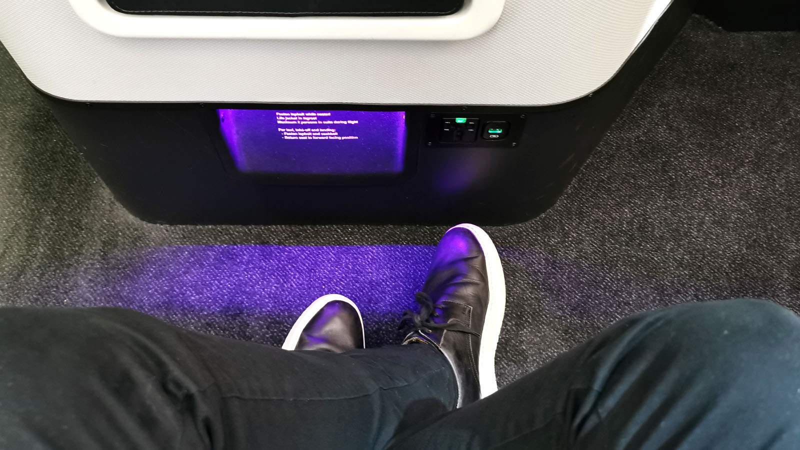 Foot space in Qantas Airbus A380 First