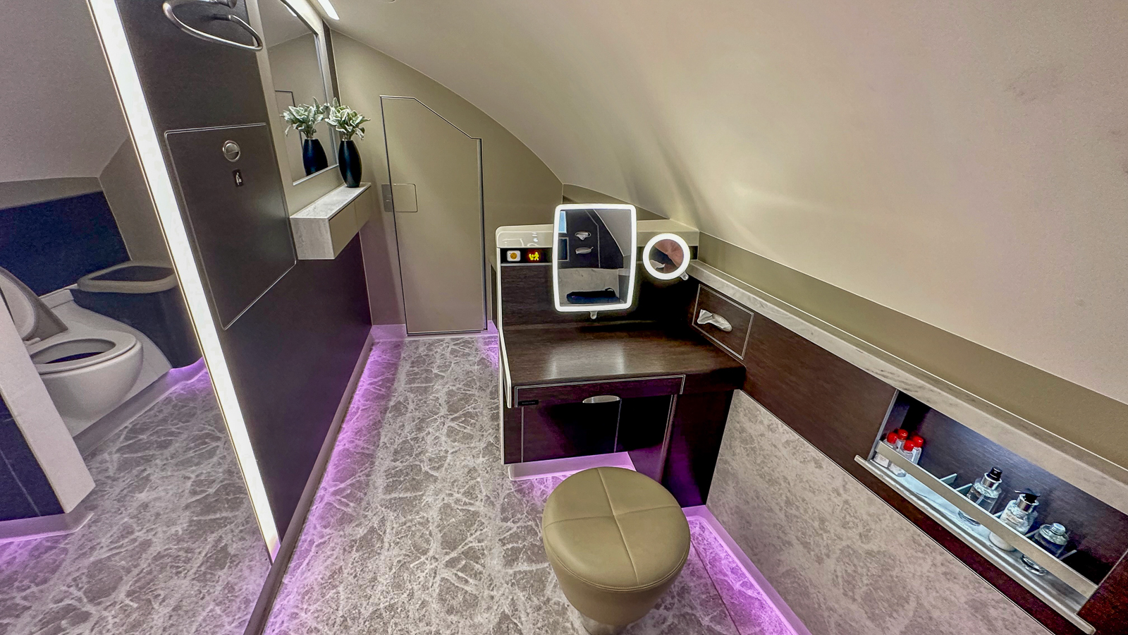 Bathroom onboard Singapore Airlines First