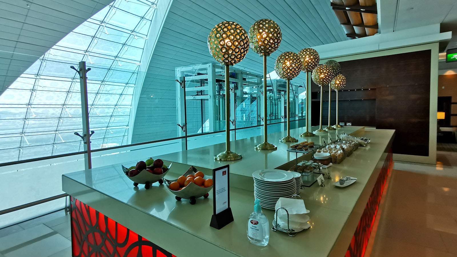 Dining in the Emirates Business Class Lounge, Dubai Concourse A