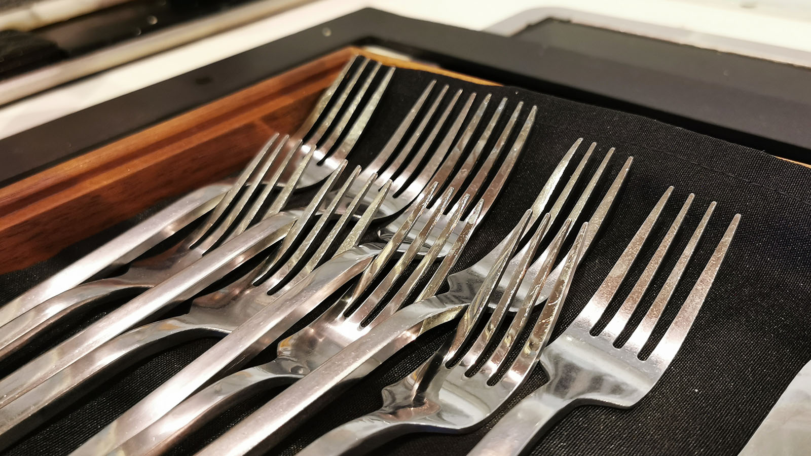 Forks in the Star Alliance Lounge (First Class), Los Angeles