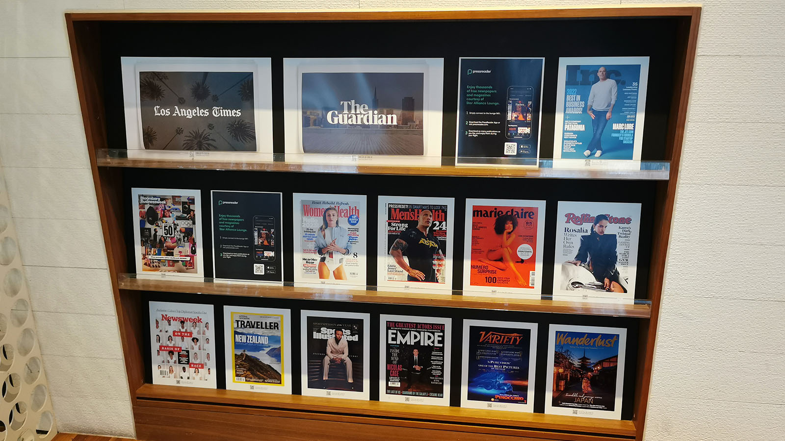 Magazine wall in the Star Alliance Lounge (First Class), Los Angeles