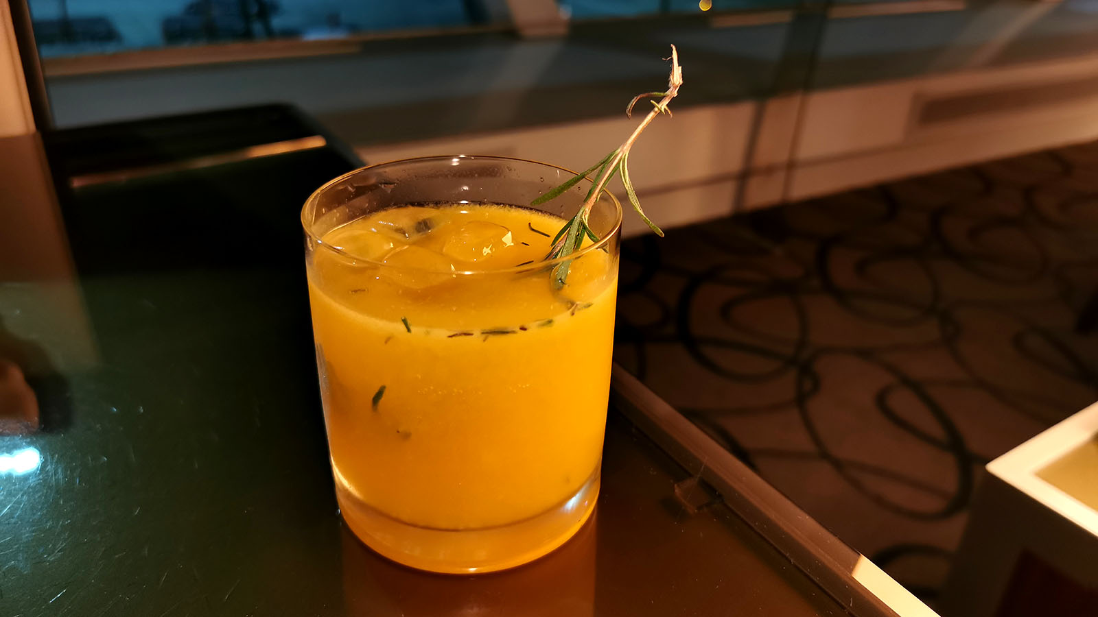 Juice in the Emirates First Class Lounge, Dubai Concourse C
